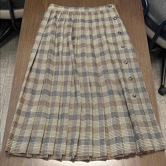 📚 Vintage Emily Plaid Midi Skirt – Black & Tan, Pleated, Size 4-6 - Picture 1 of 6